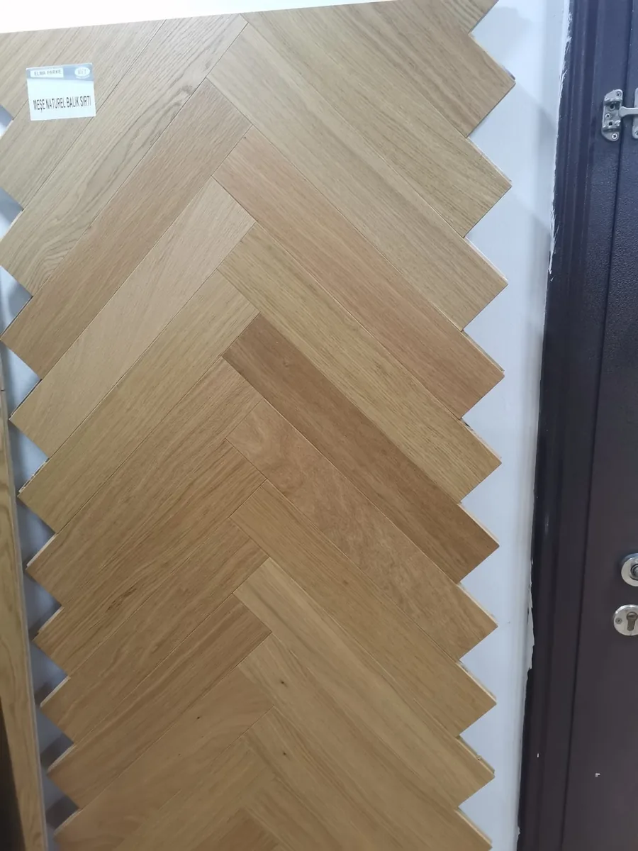 Açık meşe balıksırtı parke numunesi